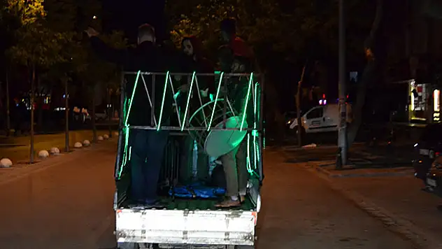Konya'da davulcuya DJ de eşlik etti