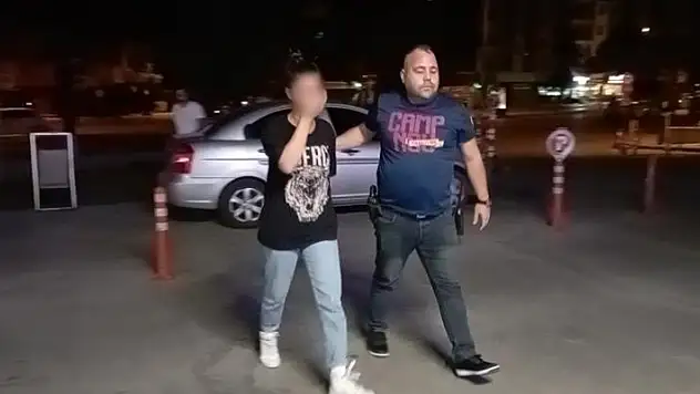Konya'da dedesini bıçaklayan 14 yaşındaki genç kız çocuğu tutuklandı
