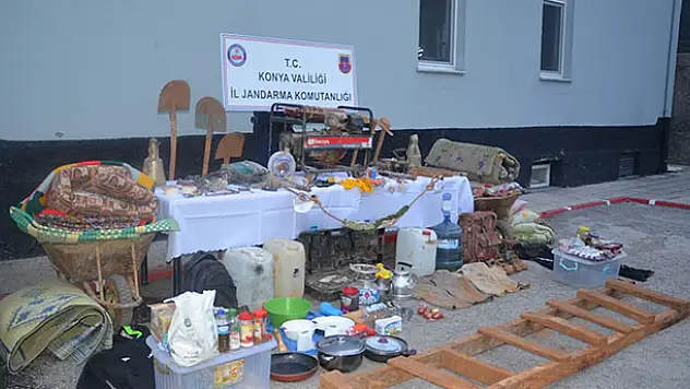 Konya'da define ararken jandarmaya yakalandı