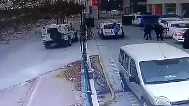 Konya'da dehşet anları! Trafikte tartıştığı gençlerin elektrikli bisikletini ciple ezdi