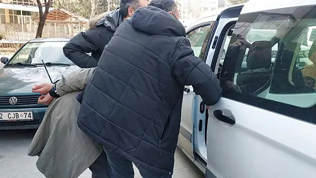 Konya'da dehşet! Gasp ettiği otomobille çarptığı aracı, içerisindeki 5 yaşındaki çocukla birlikte kaçırdı
