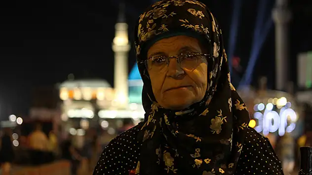 Konya'da demokrasi nöbeti sürüyor