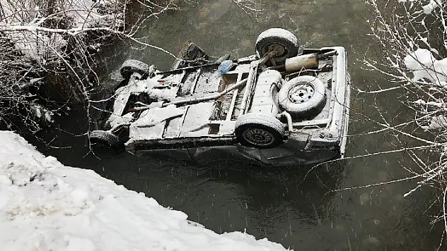Konya'da dereye devrilen otomobilin sürücüsü öldü
