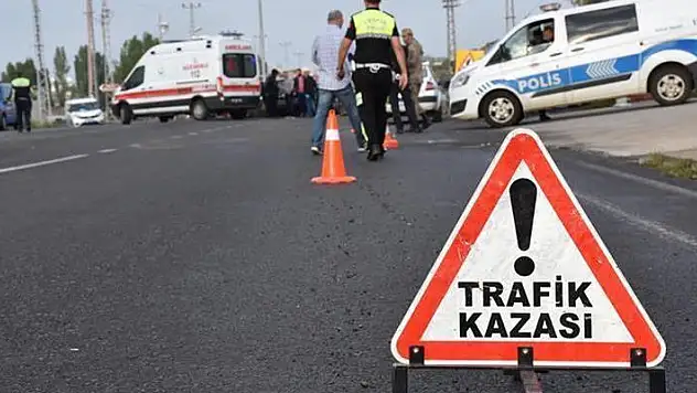 Konya'da devrilen kamyonetteki 2 kişi yaralandı