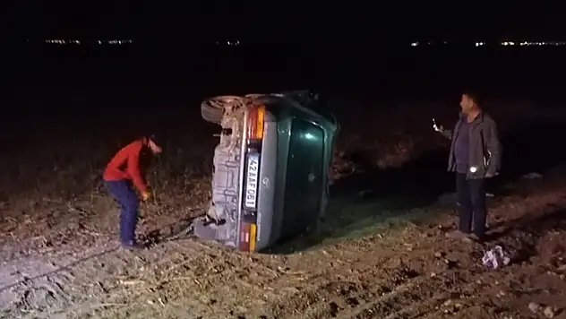 Konya'da devrilen otomobilin sürücüsü öldü
