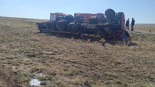 Konya'da devrilen süt tankerinin sürücüsü öldü


