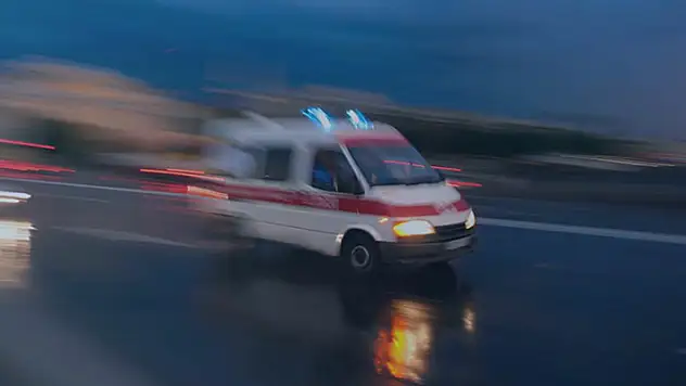 Konya'da devrilen tırın sürücüsü öldü
