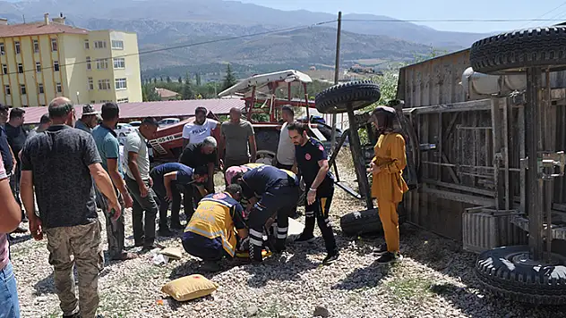 Konya'da devrilen traktörün sürücüsü ağır yaralandı
