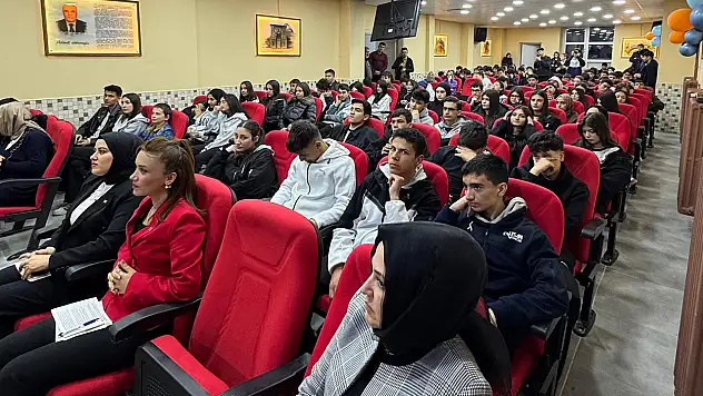 Konya'da dezenformasyon eğitimi verildi