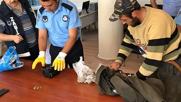 Konya'da dilenciden para fışkırdı