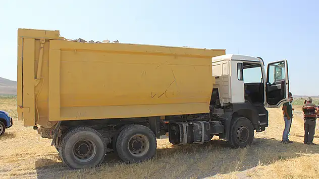 Konya'da direksiyon başında kalp kiriz geçiren kamyon sürücüsü  hayatını kaybetti
