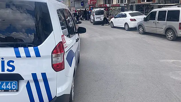 Konya'da diş hekimi ile hastayı ayırmaya çalışan kişi bıçaklandı

