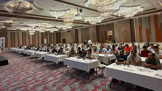 Konya'da doğru buzağı yetiştiriciliği anlatıldı