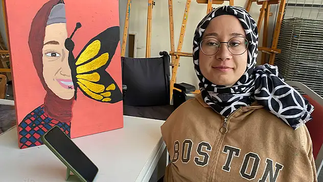 Konya'da doğuştan kolları olmayan resim öğrencisinin protez mücadelesi