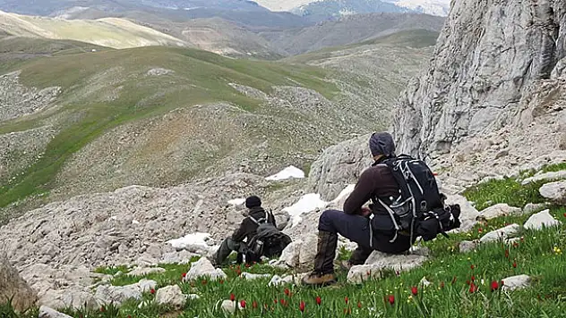 Konya'da Dolamaç Kepiri Dağı'na tırmanan dağcılar doğal güzellikleri fotoğrafladı