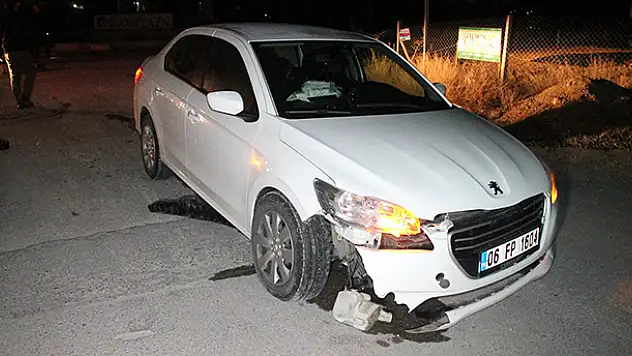 Konya'da dolandırıcılar kaçarken kaza yaptı