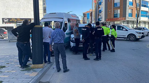 Konya'da dolmuş ile hafif ticari araç çarpıştı: 1 yaralı
