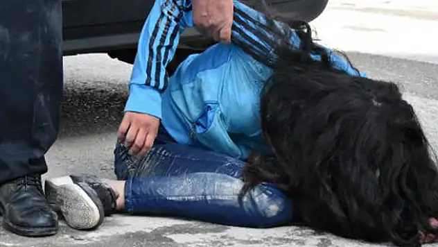 Konya'da drift yaptığı sırada kaza yapan kadın sinir krizine girdi