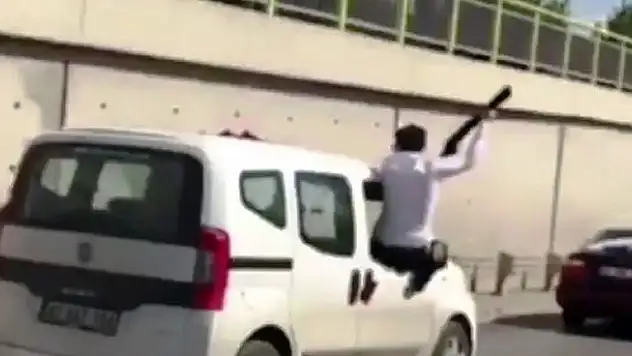 Konya'da düğün konvoyunda pompalı tüfek dehşeti