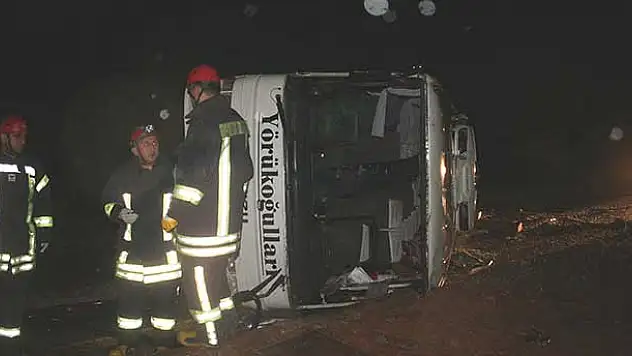 Konya'da düğün yolunda kaza: 1 ölü, 11 yaralı