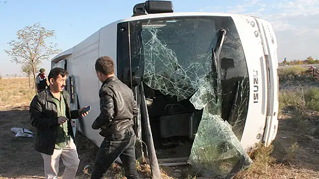 Konya'da düğün yolunda kaza: 26 yaralı