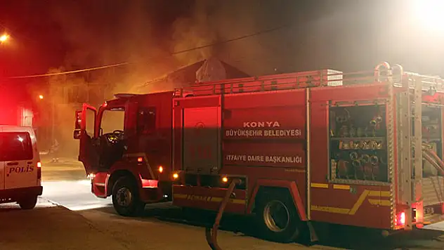 Konya'da duman kokusuna uyanan anne iki çocuğu ile ölümden döndü