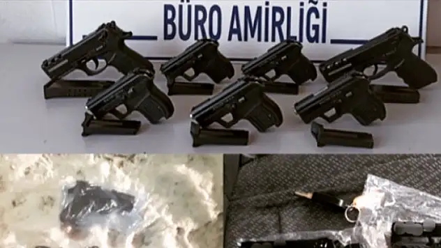 Konya'da dur ihtarına uymayan araçtan atılan 7 ruhsatsız tabanca bulundu