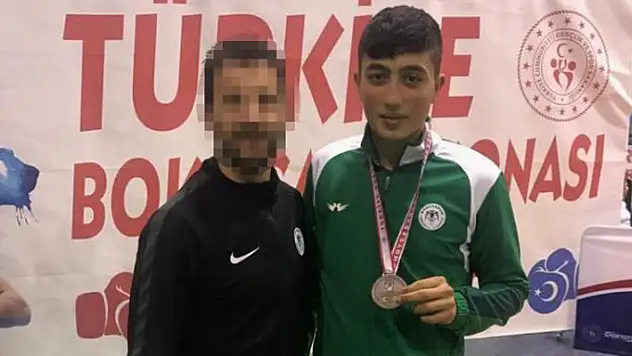 Konya'da dur ihtarına uymayan otomobildeki genç, bekçinin açtığı ateş sonucu ağır yaralandı
