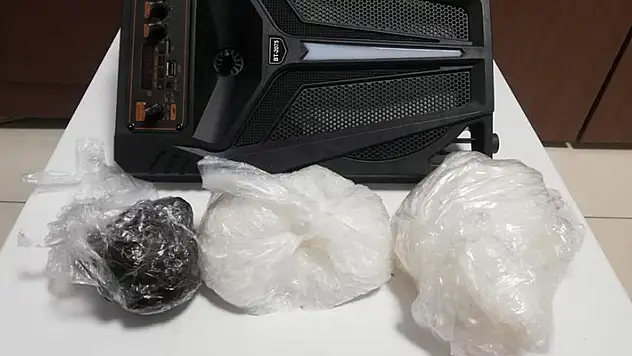 Konya'da durdurulan araçta 1 kilogram uyuşturucu ele geçirildi