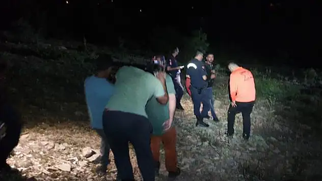 Konya'da düştüğü ormanlık alanda mahsur kalan yamaç paraşütçüsü kurtarıldı
