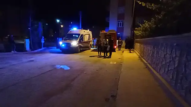 Konya'da duvardan atlayan çocuğun bacağına korkuluk demiri saplandı
