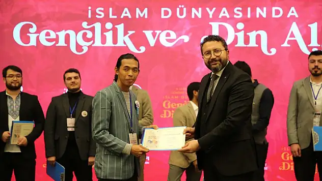 Konya'da düzenlenen 9. Uluslararası Öğrenci Sempozyumu tamamlandı

