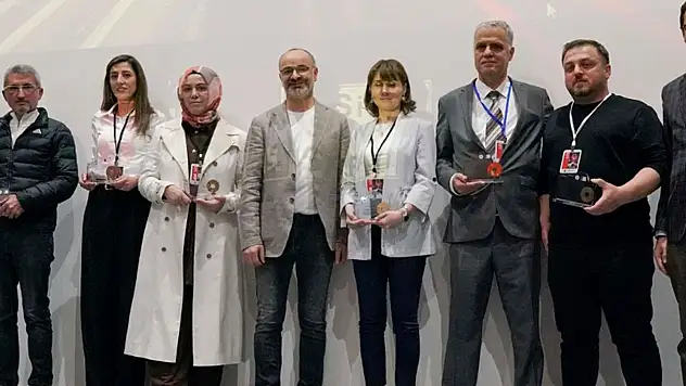 Konya'da düzenlenen Işığın İzinde Fotoğraf Yarışması'nda ödüller dağıtıldı
