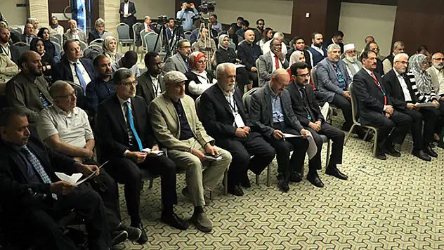 Konya'da düzenlenen İslam Dünyası Hukuk Kurultayı tamamlandı
