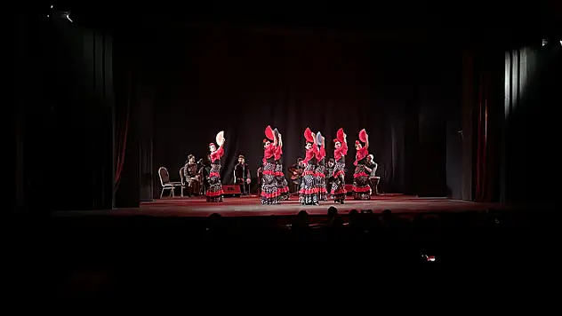 Konya'da düzenlenen 'Uluslararası Türkçe Tiyatro Yapan Ülkeler Festivali' sona erdi
