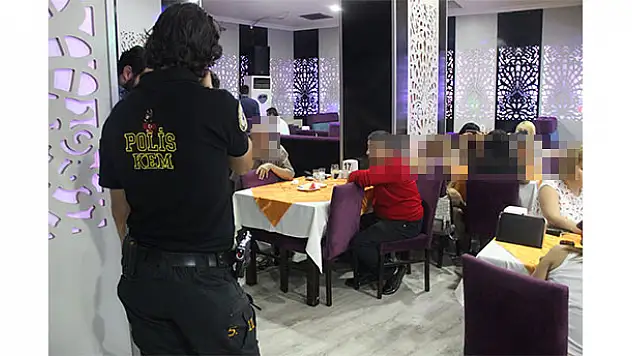 Konya'da eğlence mekanlarına baskın: 5 gözaltı