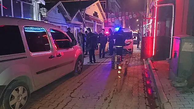 Konya'da eğlence merkezi önünde silahlı kavga: 2 yaralı