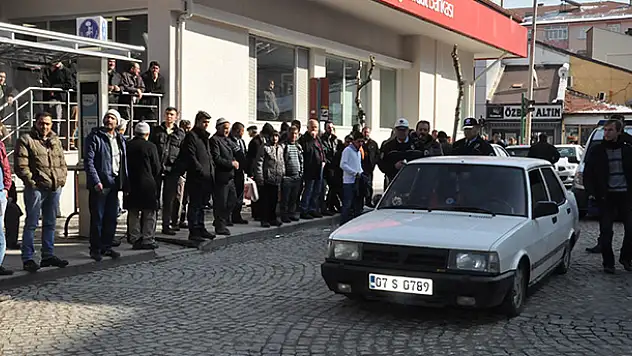 Konya'da ehliyetsiz sürücü dur ihtarına uymadı