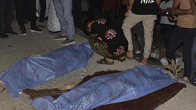 Konya'da ehliyetsiz sürücünün kullandığı kamyonet, tıra çarptı: 3 ölü

