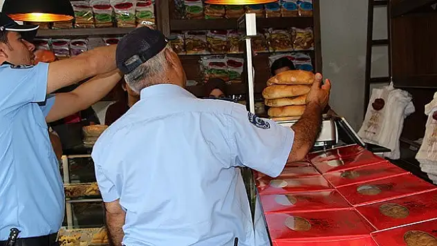 Konya'da ekipler gramajı düşük ekmeklere el koydular