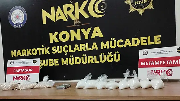 Konya'da ekmek arasına gizlenmiş uyuşturucu ele geçirilen operasyonda 3 kişi tutuklandı
