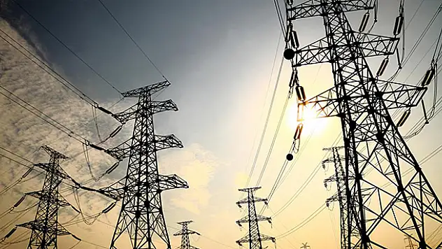 Konya'da elektrik akımına kapılan işçi yaralandı