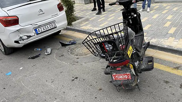 Konya'da elektrikli bisiklet otomobile çarptı: 1 yaralı
