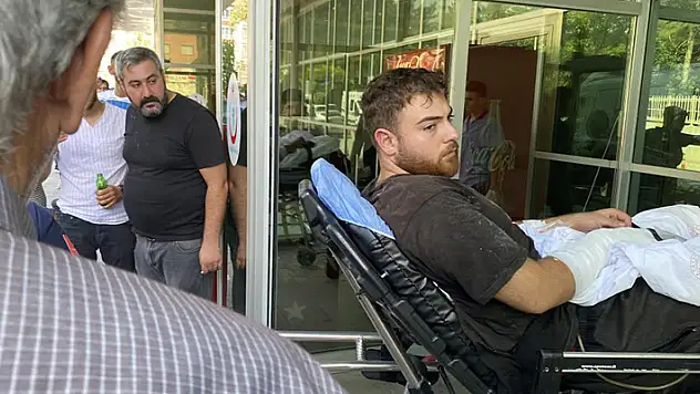 Konya'da elini kıyma makinesine kaptıran gencin parmakları parçalandı

