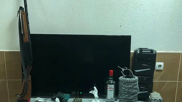 Konya'da emanet arabayı çalan zanlılardan biri yakalandı, diğer aranıyor
