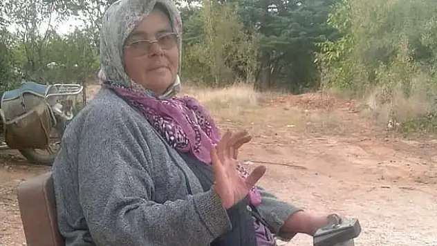 Konya'da engelli annenin akülü araba sevinci