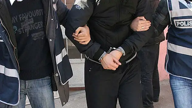 Konya'da eski emniyet mensuplarına FETÖ'den hapis cezası