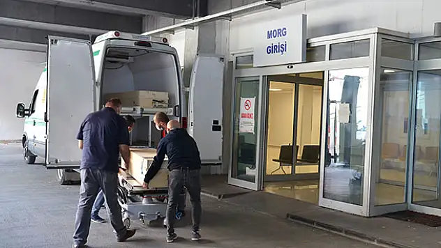 Konya'da eski nişanlısı tarafından öldürülen genç kız ve annesinin cenazeleri Bursa'ya gönderildi