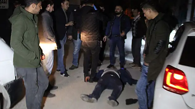 Konya'da esnaf hırsızı önce tekme tokat dövdü, sonra polise teslim etti