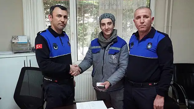 Konya'da ev kirasının olduğu cüzdanını kaybetmişti: Parayı bulan için bağışta bulunacağım
